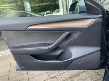 TESLA Model 3 LR Dual AWD PANO STDHZ LED KAM NAVI SHZ