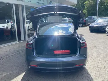 TESLA Model 3 LR Dual AWD PANO STDHZ LED KAM NAVI SHZ