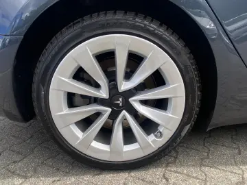 TESLA Model 3 LR Dual AWD PANO STDHZ LED KAM NAVI SHZ