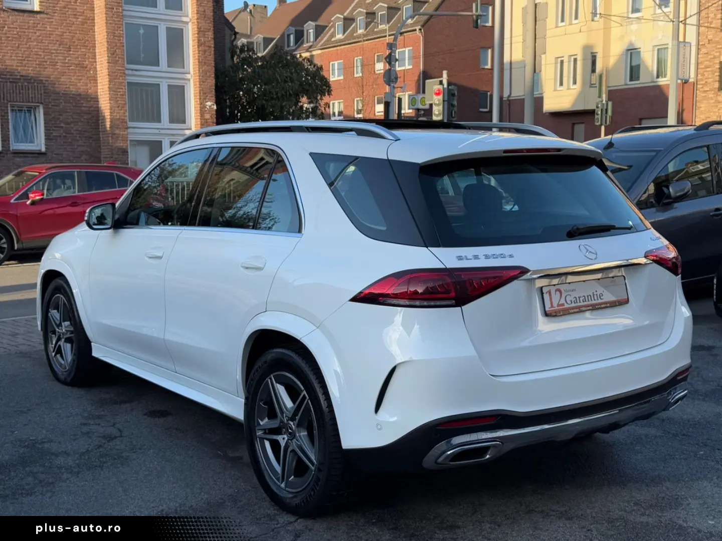 MERCEDES-BENZ GLE 300 d 4Matic AMG-LINE PANORAMA UNFALLFREI