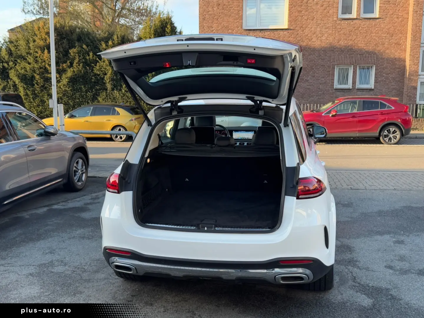 MERCEDES-BENZ GLE 300 d 4Matic AMG-LINE PANORAMA UNFALLFREI