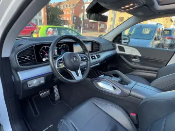 MERCEDES-BENZ GLE 300 d 4Matic AMG-LINE PANORAMA UNFALLFREI