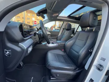 MERCEDES-BENZ GLE 300 d 4Matic AMG-LINE PANORAMA UNFALLFREI