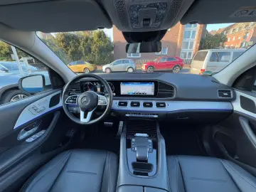 MERCEDES-BENZ GLE 300 d 4Matic AMG-LINE PANORAMA UNFALLFREI