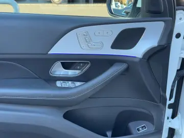 MERCEDES-BENZ GLE 300 d 4Matic AMG-LINE PANORAMA UNFALLFREI
