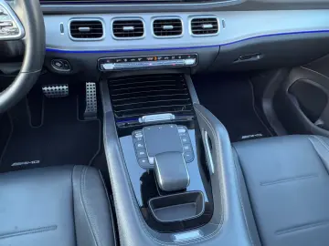 MERCEDES-BENZ GLE 300 d 4Matic AMG-LINE PANORAMA UNFALLFREI