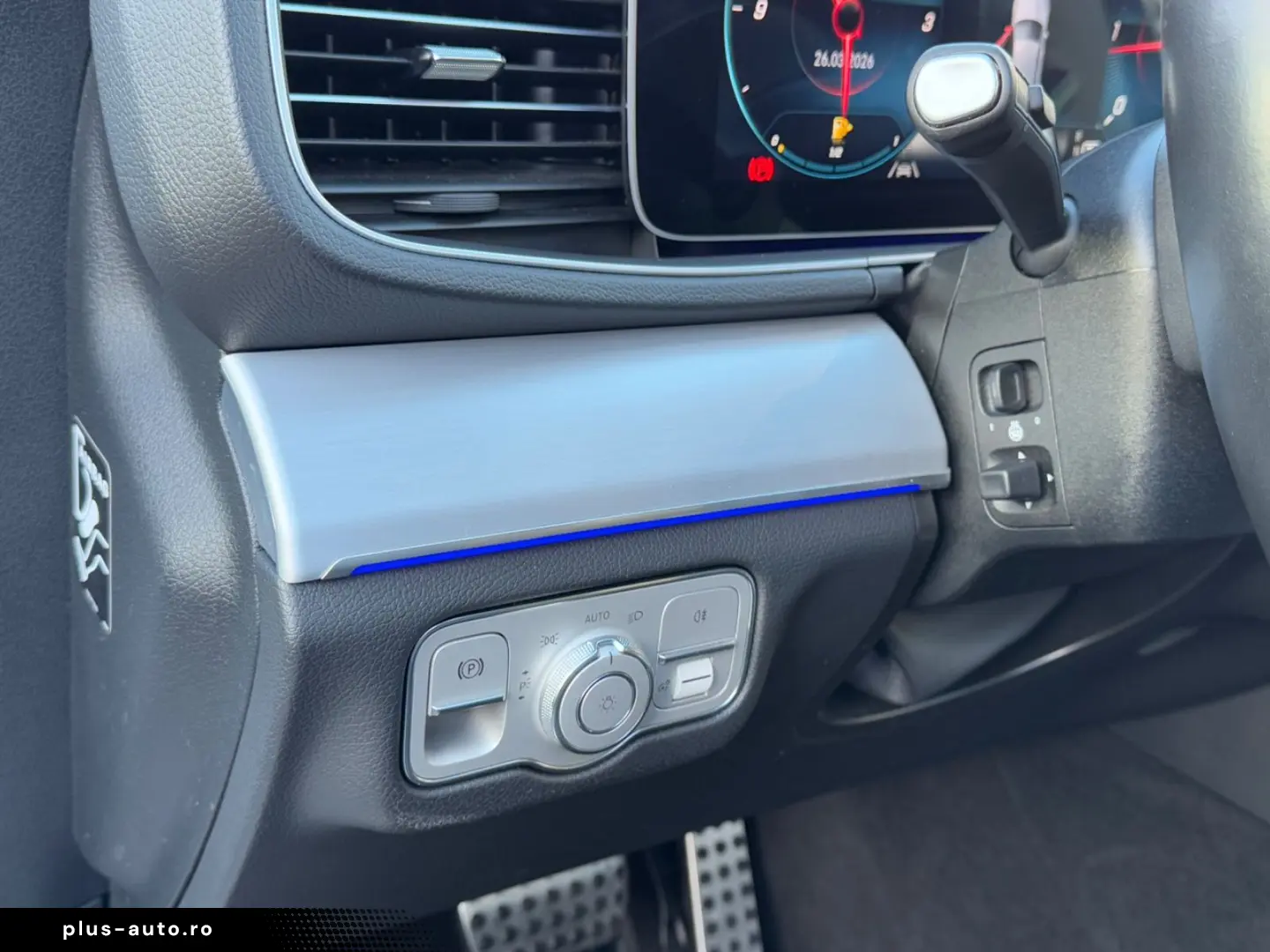 MERCEDES-BENZ GLE 300 d 4Matic AMG-LINE PANORAMA UNFALLFREI