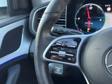 MERCEDES-BENZ GLE 300 d 4Matic AMG-LINE PANORAMA UNFALLFREI