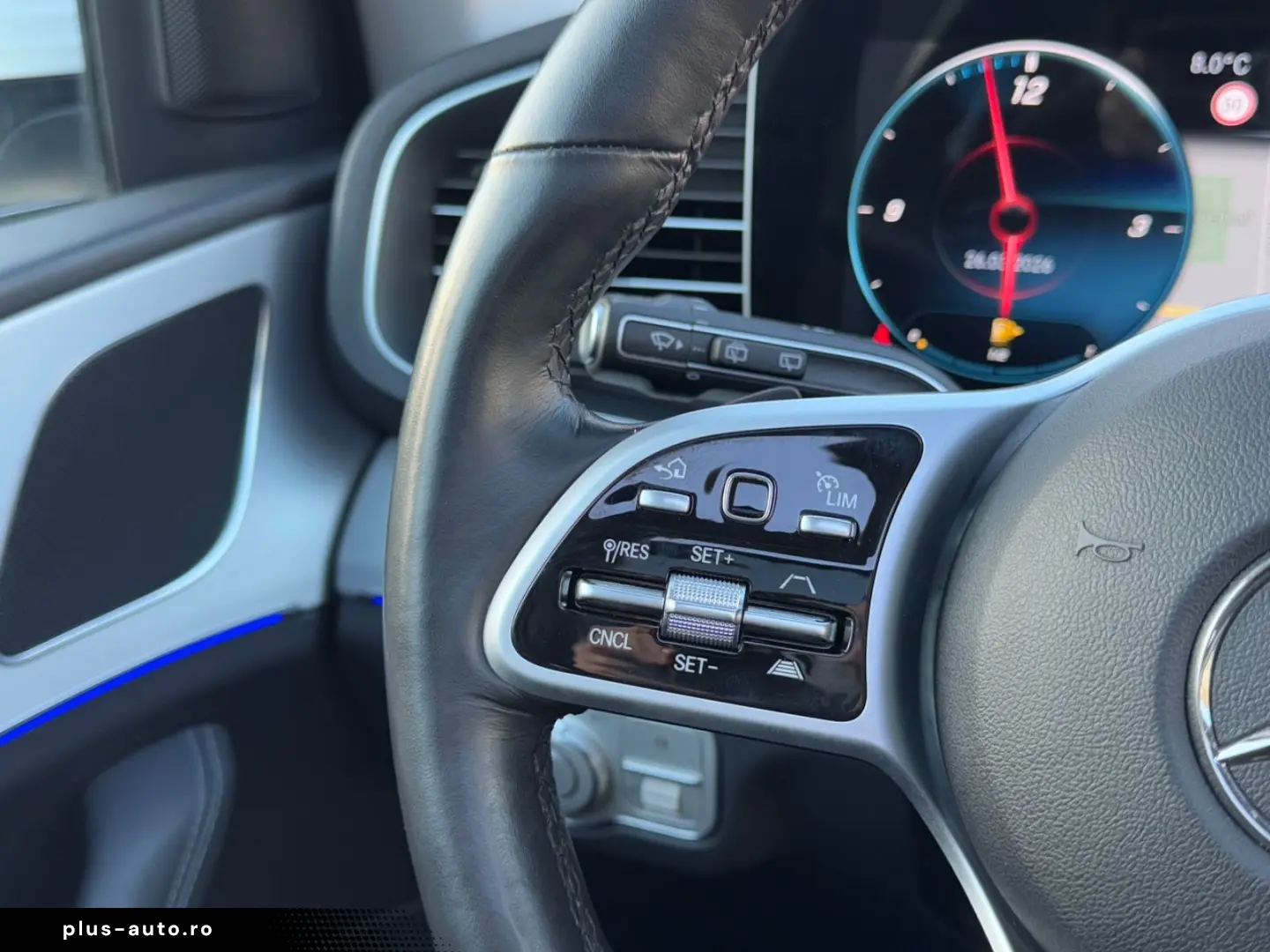 MERCEDES-BENZ GLE 300 d 4Matic AMG-LINE PANORAMA UNFALLFREI