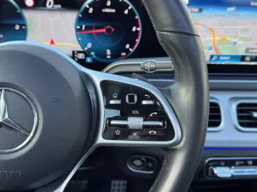 MERCEDES-BENZ GLE 300 d 4Matic AMG-LINE PANORAMA UNFALLFREI