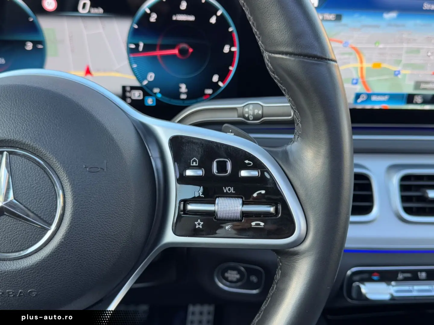 MERCEDES-BENZ GLE 300 d 4Matic AMG-LINE PANORAMA UNFALLFREI