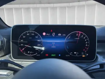 MERCEDES-BENZ CLE 300 e AMG PREMIUM DigLight Pano 360
