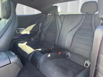 MERCEDES-BENZ CLE 300 e AMG PREMIUM DigLight Pano 360