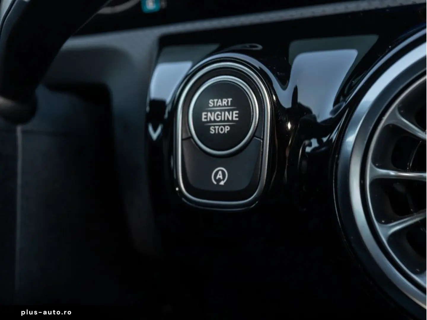 MERCEDES-BENZ CLA 35 AMG 4M Coupé Premium MLB Pano Night 19