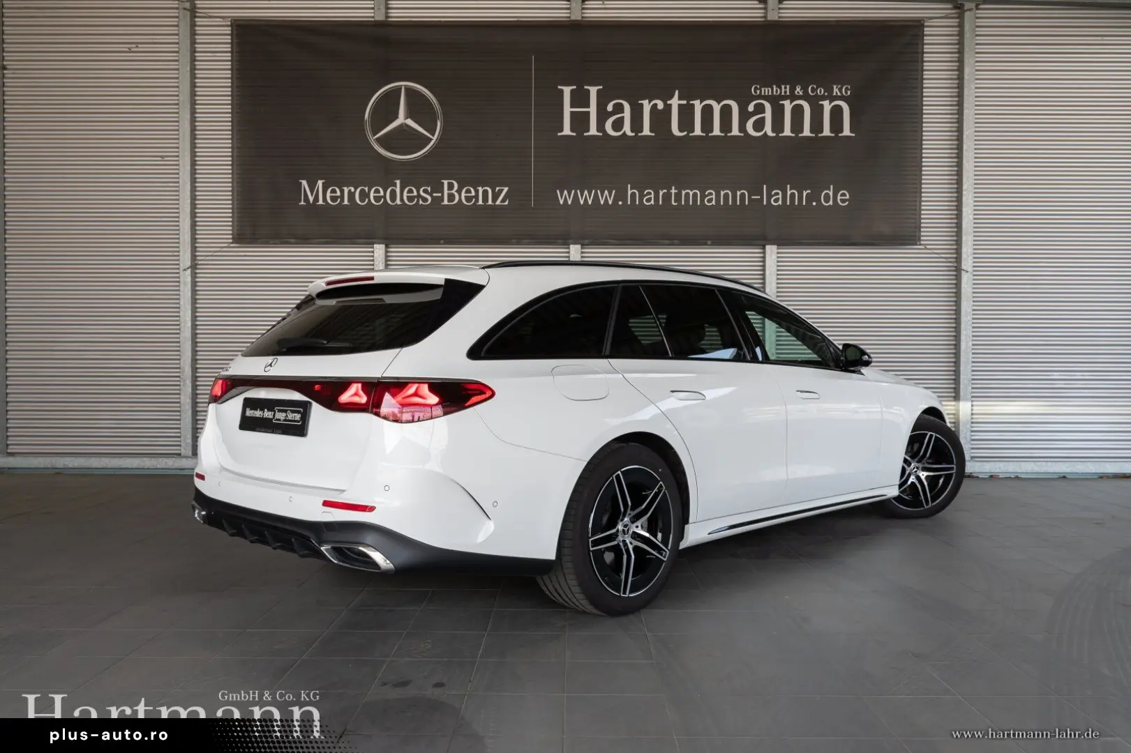 MERCEDES-BENZ E 220 d T AMG Night Pano Leder AHK KeyGo 360