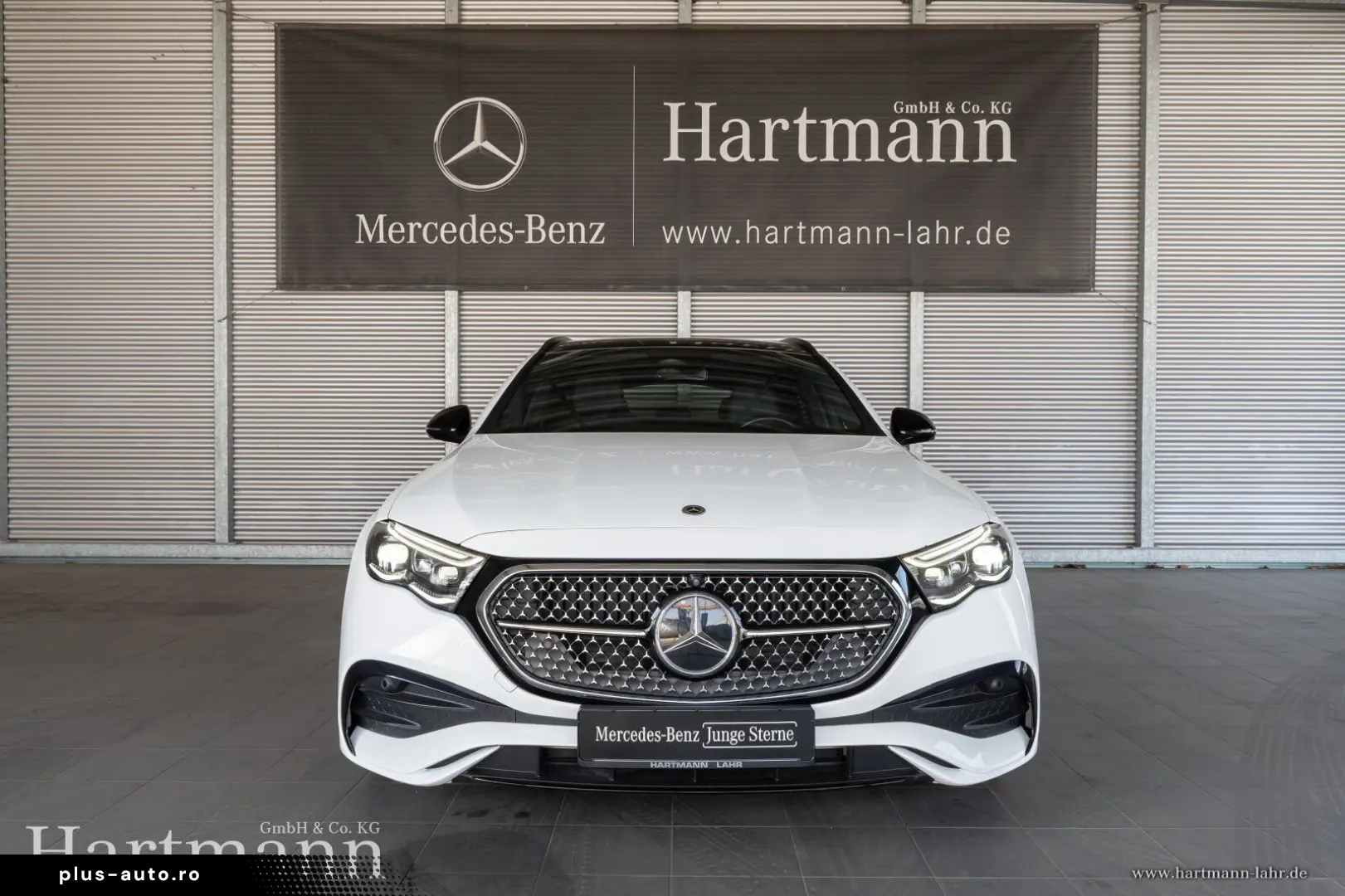 MERCEDES-BENZ E 220 d T AMG Night Pano Leder AHK KeyGo 360