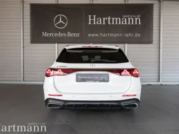 MERCEDES-BENZ E 220 d T AMG Night Pano Leder AHK KeyGo 360