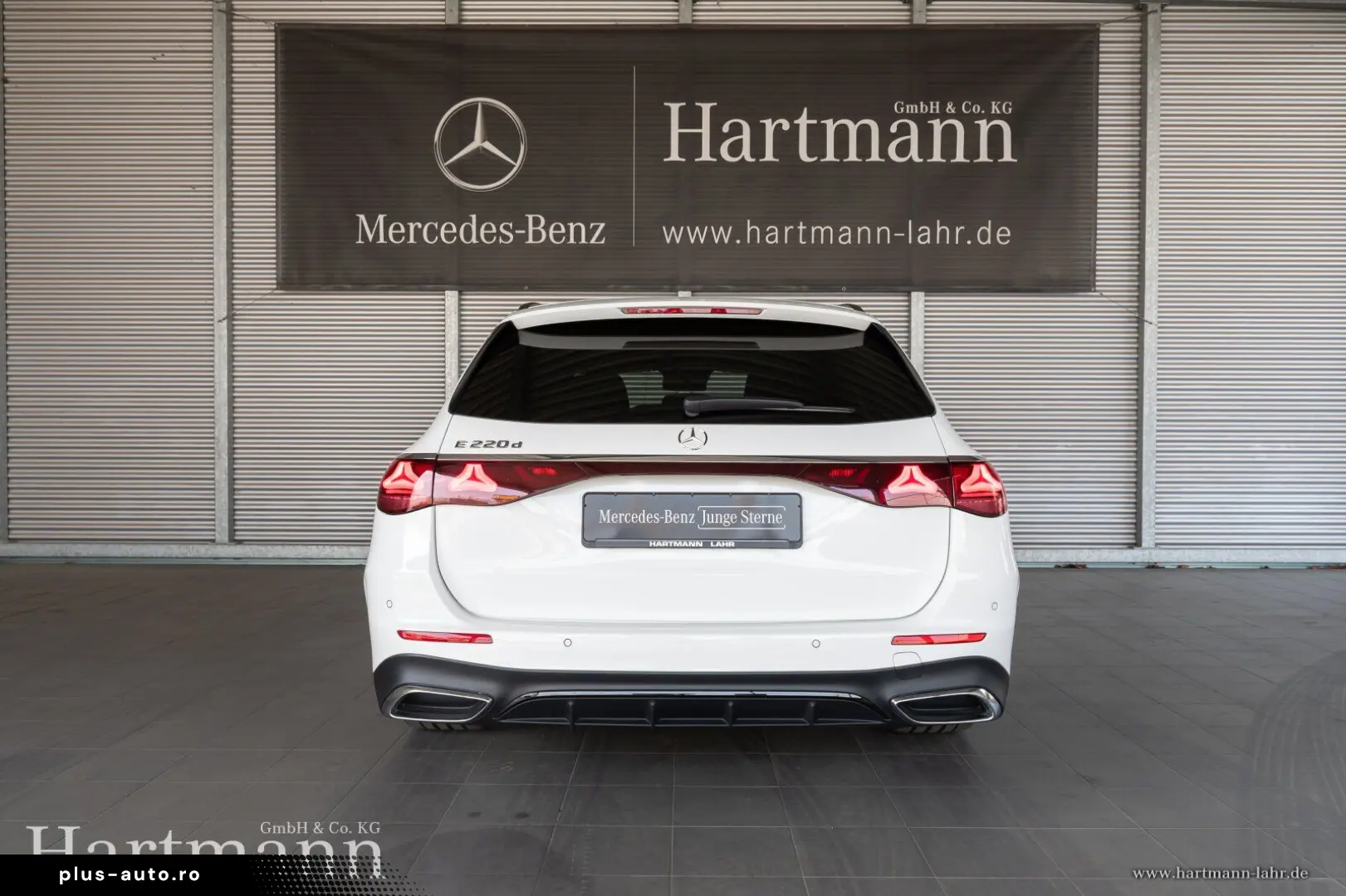 MERCEDES-BENZ E 220 d T AMG Night Pano Leder AHK KeyGo 360