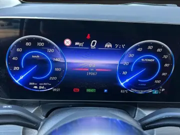 MERCEDES-BENZ EQV 300 AVANTGARDE Lang LED LIEGE DISTR KAMERA