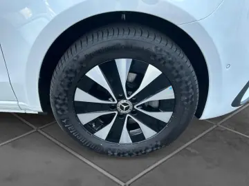 MERCEDES-BENZ EQV 300 AVANTGARDE Lang LED LIEGE DISTR KAMERA
