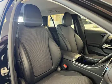 MERCEDES-BENZ C 200 MBUX CAM SHZ Navi 1Hand ST-Heiz