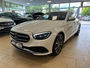 MERCEDES-BENZ E 300  AHK CAM Ambiente MBUX