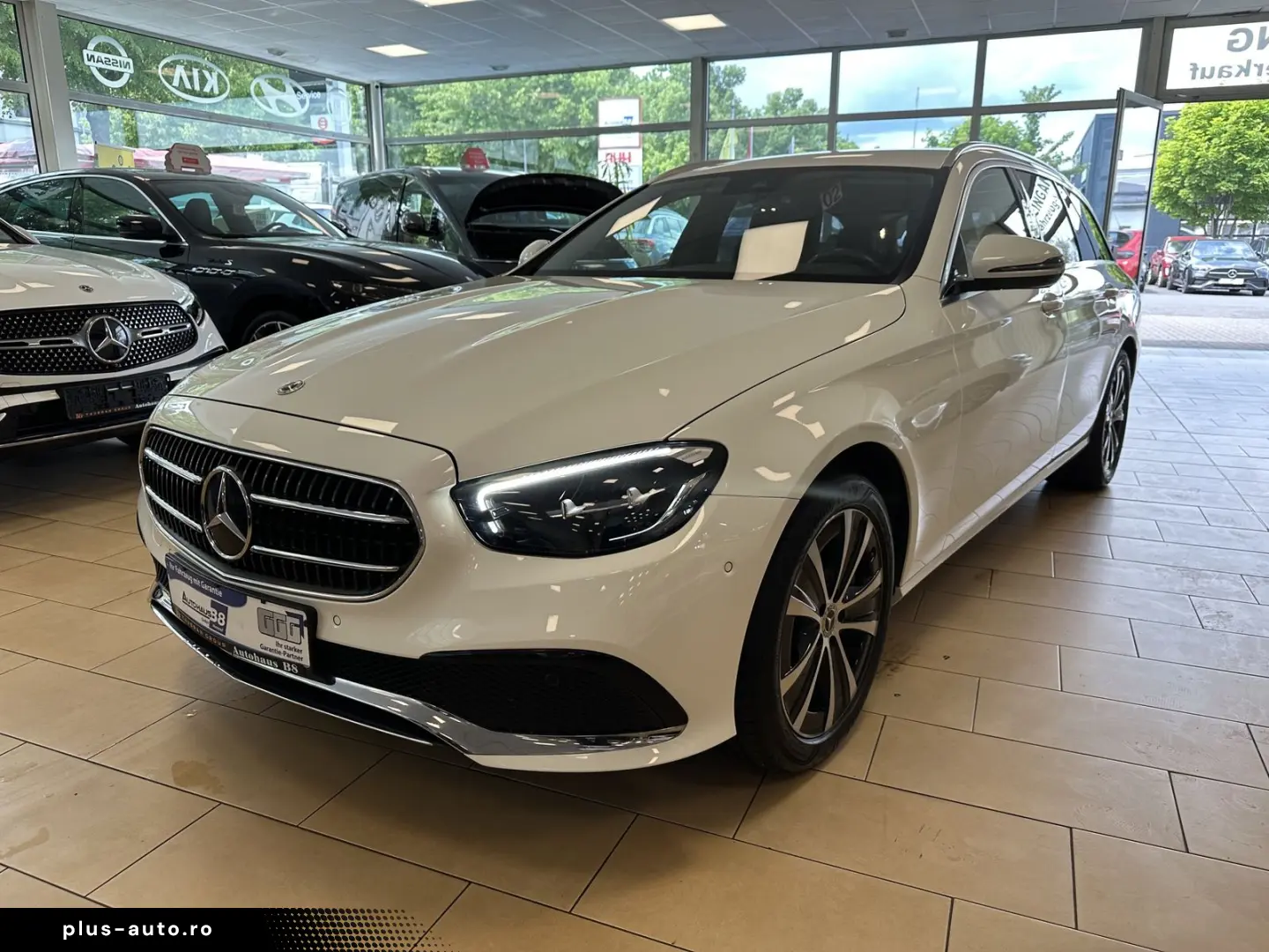 MERCEDES-BENZ E 300 Avantgarde AHK CAM Ambiente Teil&hellip;