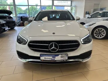 MERCEDES-BENZ E 300  AHK CAM Ambiente MBUX