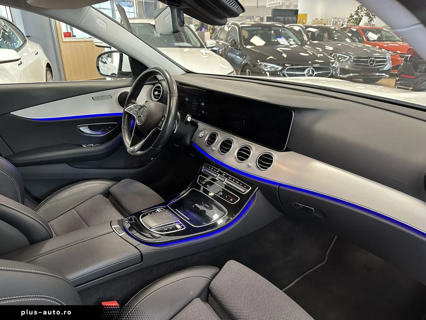 MERCEDES-BENZ E 300  AHK CAM Ambiente MBUX
