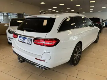 MERCEDES-BENZ E 300  AHK CAM Ambiente MBUX