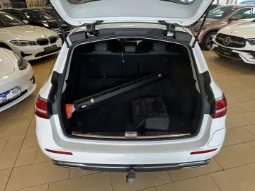 MERCEDES-BENZ E 300  AHK CAM Ambiente MBUX