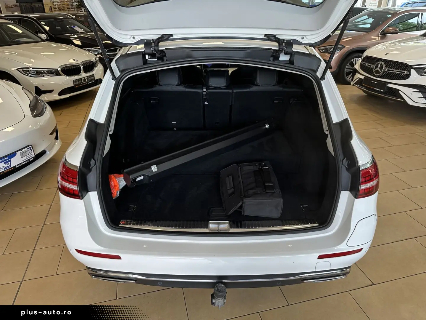 MERCEDES-BENZ E 300  AHK CAM Ambiente MBUX