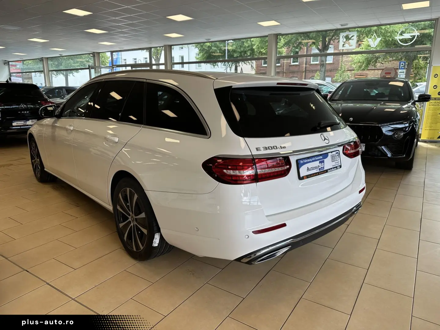 MERCEDES-BENZ E 300  AHK CAM Ambiente MBUX