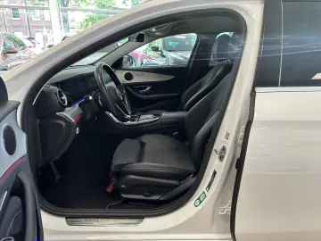 MERCEDES-BENZ E 300  AHK CAM Ambiente MBUX