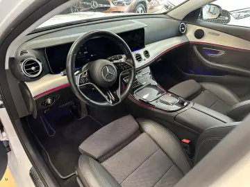MERCEDES-BENZ E 300  AHK CAM Ambiente MBUX