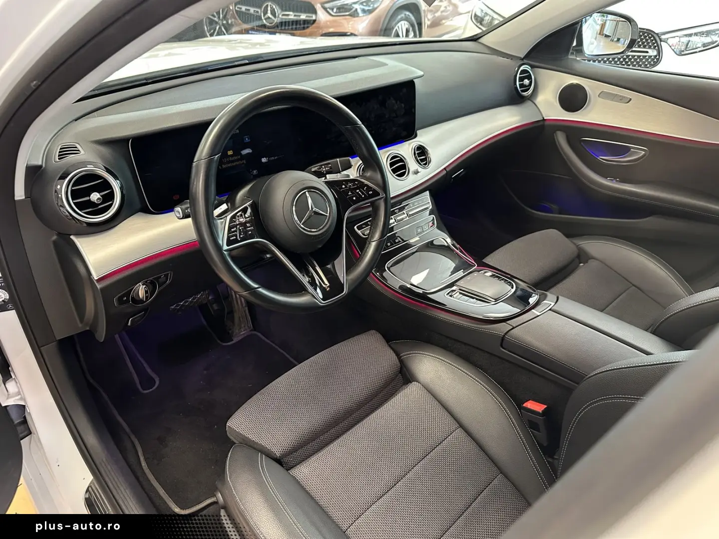MERCEDES-BENZ E 300  AHK CAM Ambiente MBUX