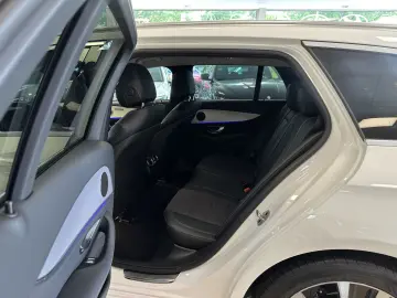 MERCEDES-BENZ E 300  AHK CAM Ambiente MBUX
