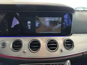 MERCEDES-BENZ E 300  AHK CAM Ambiente MBUX