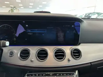 MERCEDES-BENZ E 300  AHK CAM Ambiente MBUX