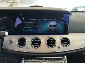 MERCEDES-BENZ E 300  AHK CAM Ambiente MBUX
