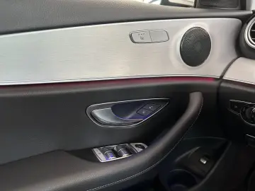 MERCEDES-BENZ E 300  AHK CAM Ambiente MBUX