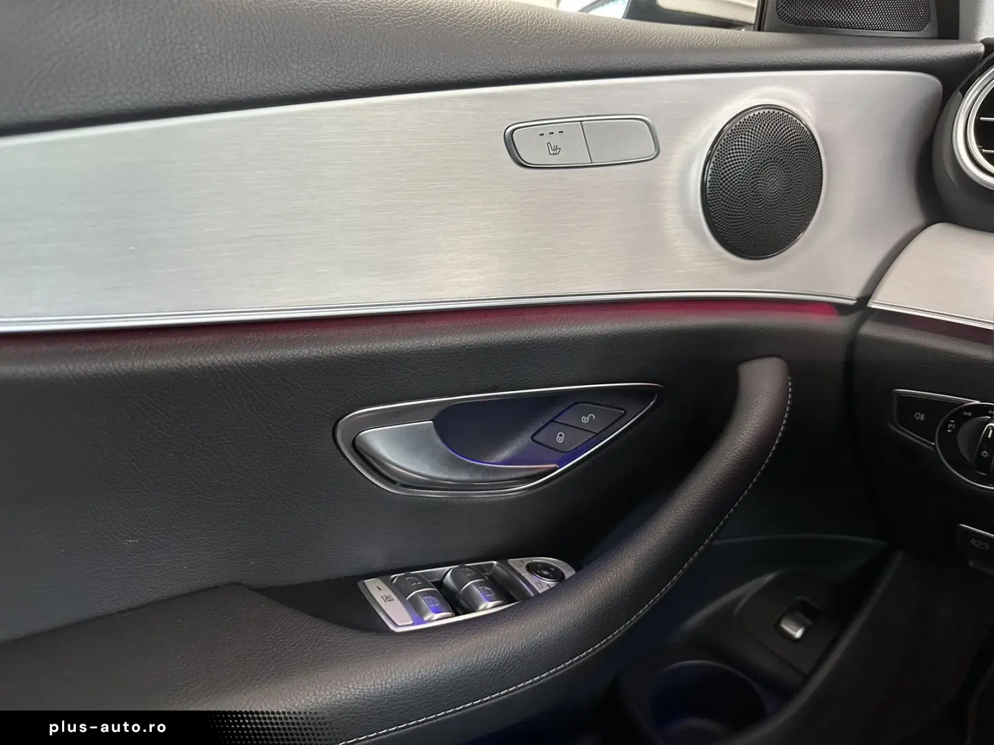 MERCEDES-BENZ E 300  AHK CAM Ambiente MBUX