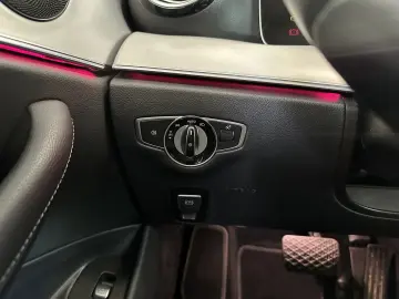 MERCEDES-BENZ E 300  AHK CAM Ambiente MBUX