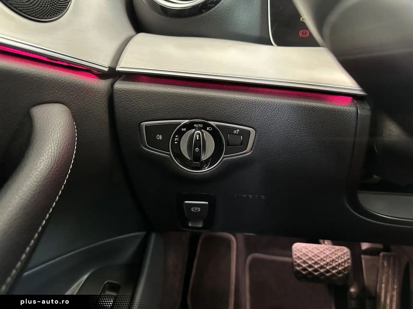 MERCEDES-BENZ E 300  AHK CAM Ambiente MBUX