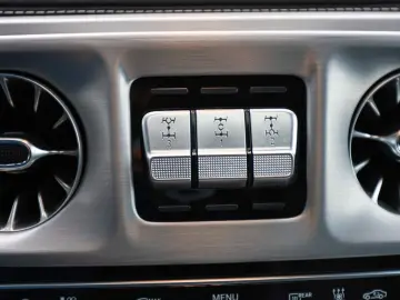 MERCEDES-BENZ G400 d AMG Line NIGHT AHK STANDHZ. SHD MULTIB.