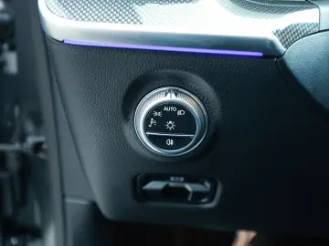 MERCEDES-BENZ C 220 d AMG Sport AHK Distr. LED Navi Ka
