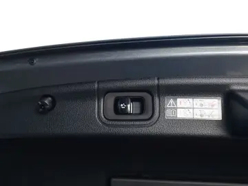 MERCEDES-BENZ C 220 d AMG Sport AHK Distr. LED Navi Ka