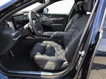 BMW 740d xDrive M Sport SkyL Sthz DAPro PAPro