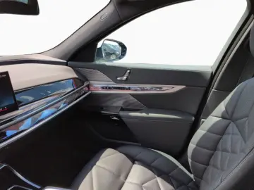 BMW 740d xDrive M Sport SkyL Sthz DAPro PAPro