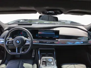 BMW 740d xDrive M Sport SkyL Sthz DAPro PAPro